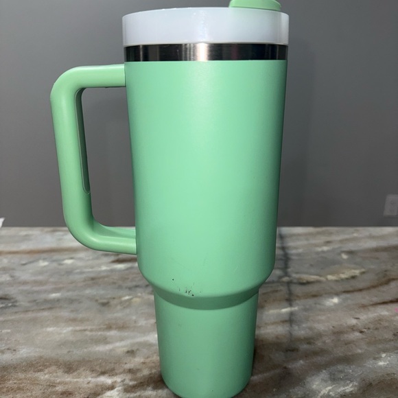 Stanley - Picture 3 of 5